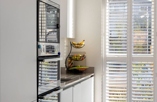Southgate House | 3 bed, 3 bath townhouse in tranquil North London