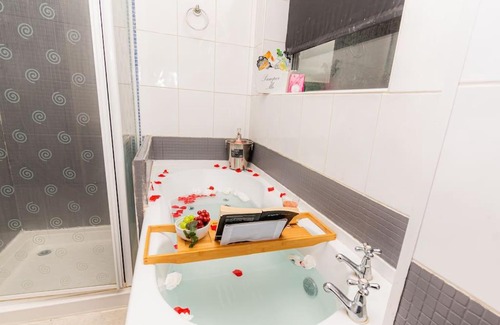 Westoe Apartment | 3 Bed Apartment with Free WiFi and Netflix