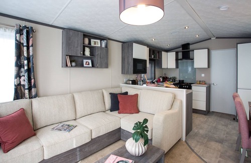 Plymouth House | 3 Bed Caravan, South Devon Coast nr Plymouth, 200m to Beach + Indoor Heated Pool
