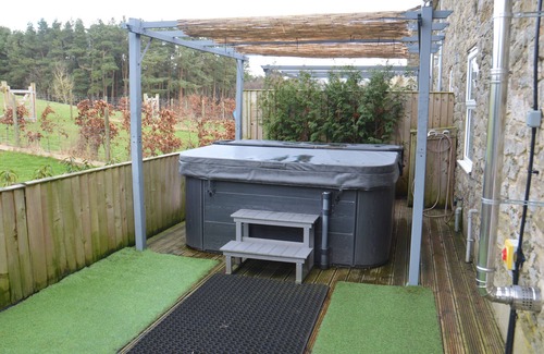 Pickering Cottage | 3 bed cottage Dog/Cat FRIENDLY on site fishing