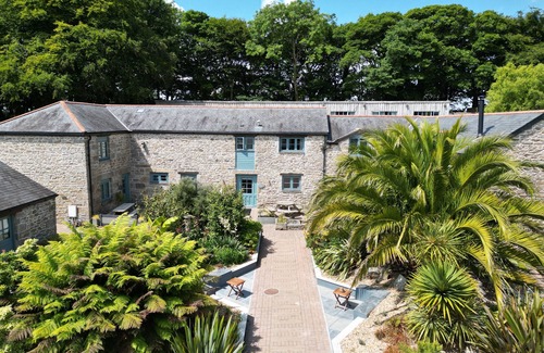Falmouth Cottage | 3 bed cottage nr Falmouth/Helford River with shared pool/hot tub
