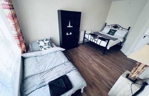 High Wycombe House | 3 Bed House with Garden