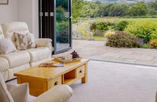Liverton House | 3 Bed in Bovey Tracey 64380