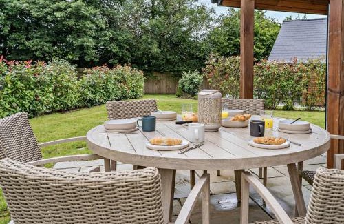 Upper Killay House | 3 bed in Gower 91722