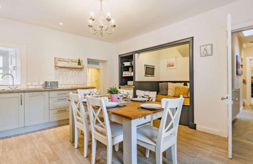 Kirriemuir House | 3 Bed in Kirriemuir 37440