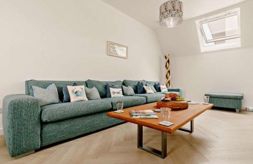 Newquay House | 3 Bed in Newquay 90070