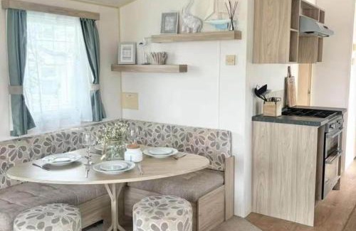 Exmouth House | 3 Bed-Sleeps 8-Pet Friendly-Parking-Sea View