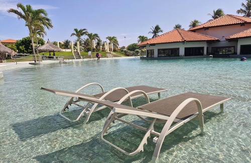 Porto das Dunas Apartment | 3-bedroom apartment in fabulous Porto das Dunas Aquiraz with WiFi, fitness room