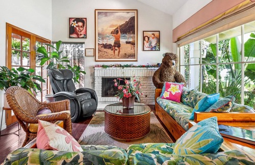 Thousand Oaks House | 3 bedroom 2 bathroom Hawaiian Paradise with Sauna in Westlake Village