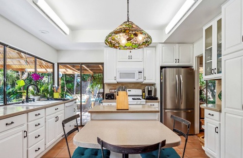 Thousand Oaks House | 3 bedroom 2 bathroom Hawaiian Paradise with Sauna in Westlake Village