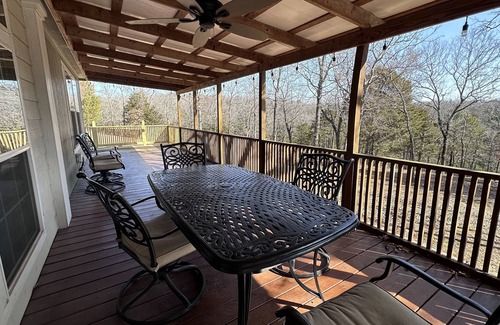 Vian House | 3 bedroom 2 bath home in gated community. Minutes from Lake Tenkiller.