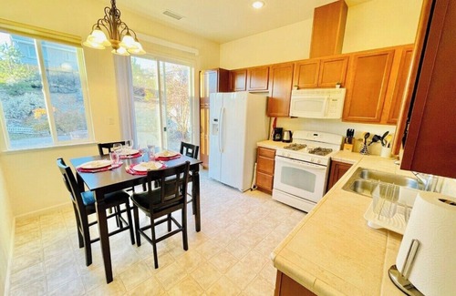 Northwest Reno House | 3-Bedroom/2-Bath/Pet OK/Sleeps10