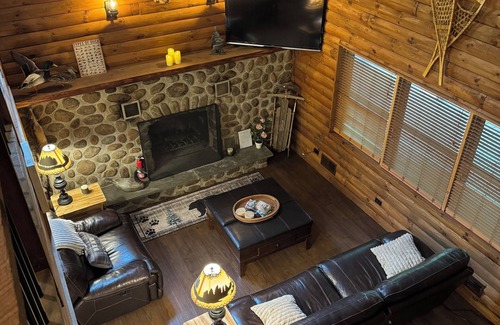 Old Forge House | 3 Bedroom, 2 Bath Secluded Old Forge Log Cabin