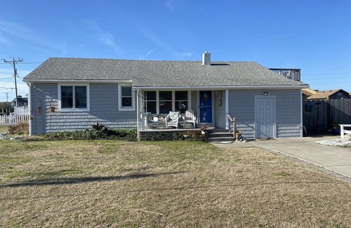 Colington Cottage | 3 Bedroom, 2 full baths. Steps to beach! Great Fall Rates booking now!