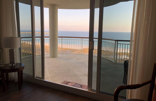 Navarre Beach Condo | 3 Bedroom/3 Bath with Panoramic Beachfront View!
