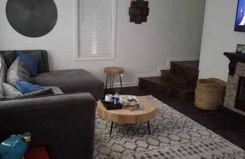Pembroke House | 3-bedroom 3 bathroom house with full kitchen in charming Pembroke with AC, WiFi.