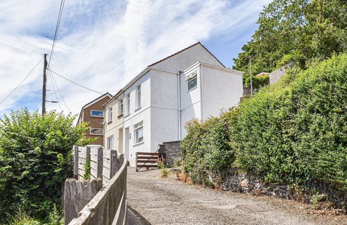 Burry Port Cottage | 3 bedroom accommodation in Burry Port