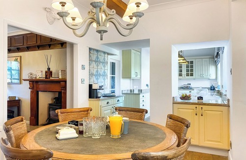 Pontefract Cottage | 3 bedroom accommodation in Featherstone, near Wakefield