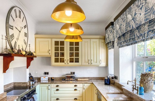 Pontefract Cottage | 3 bedroom accommodation in Featherstone, near Wakefield