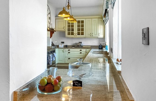 Pontefract Cottage | 3 bedroom accommodation in Featherstone, near Wakefield