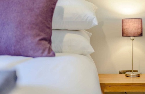 Redlynch Cottage | 3 bedroom accommodation in Redlynch, near Salisbury