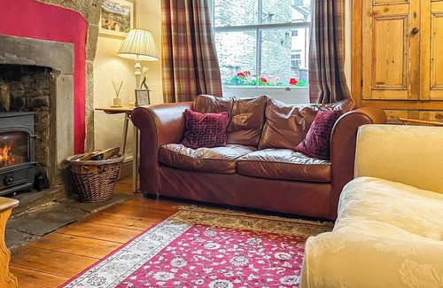 Tideswell Cottage | 3 bedroom accommodation in Tideswell