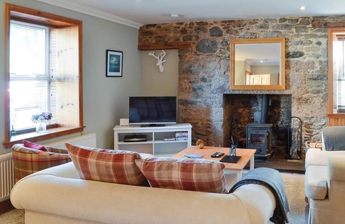 Lewiston Cottage | 3 bedroom accommodation in Drumnadrochit, near Inverness
