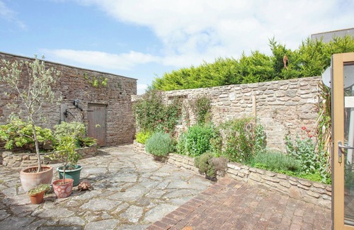 Loxton Cottage | 3 bedroom accommodation in Bleadon, near Weston-super-Mare