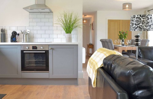 Binsted Cottage | 3 bedroom accommodation in Blacknest, near Alton