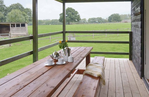 Binsted Cottage | 3 bedroom accommodation in Blacknest, near Alton