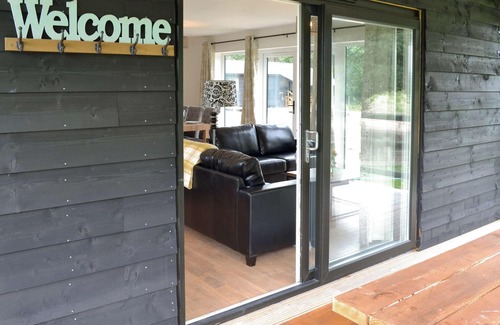 Binsted Cottage | 3 bedroom accommodation in Blacknest, near Alton