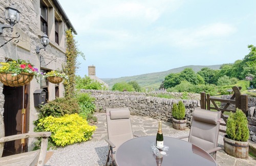 Peak District Cottage | 3 bedroom accommodation in Bradwell