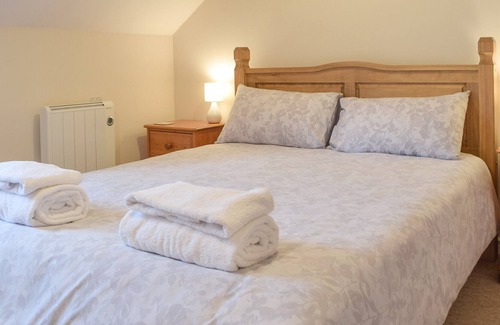 Whitland Cottage | 3 bedroom accommodation in Cwmbach