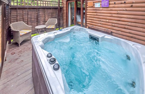 Tilford Ski Chalet | 3 bedroom accommodation in Tilford, Farnham