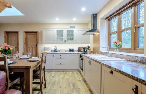 Arnold Cottage | 3 bedroom accommodation in Brandesburton, near Driffield