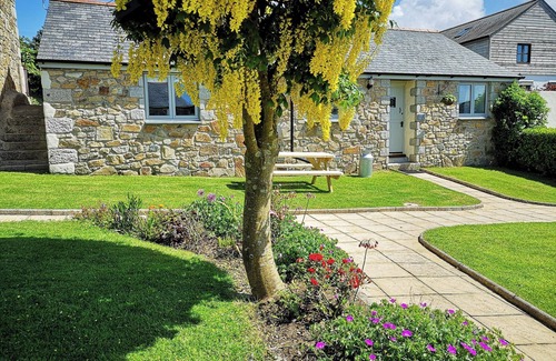 Redruth Cottage | 3 bedroom accommodation in Mawla, near Porthtowan