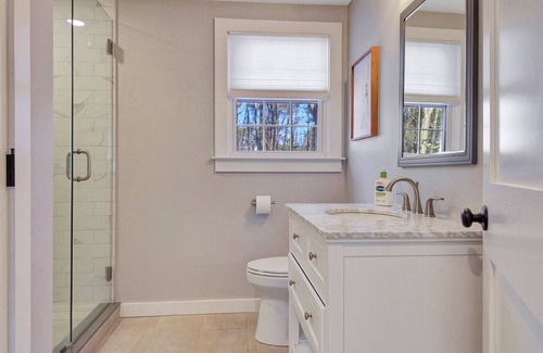 Moody House | 3-bedroom Air Conditioned Home recently updated in Moody, 5-minute walk to beach