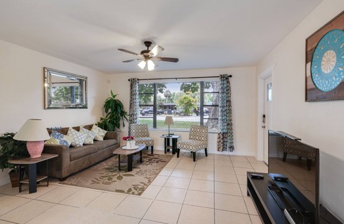 Cocoa Apartment | 3 bedroom Apartment Home Bungalow. Entire home in Cocoa, Florida