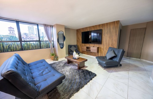 La Florida Apartment | 3 bedroom apartment, with arcade machine - 1 block from lleras park p7
