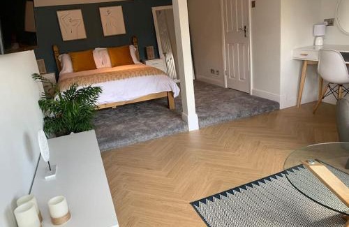Edgbaston Apartment | 3 Bedroom apartment with gym in Harborne
