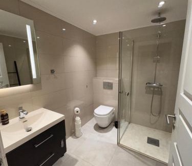 Gronland Apartment | 3-bedroom apt for 7,Two baths, Oslo Central