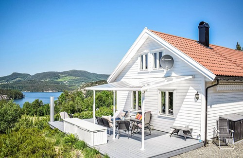 Vindafjord House | 3 bedroom awesome home in Skjold