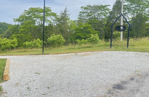 Taylorsville Cabin | 3-bedroom cabin just 30 minutes from The Outlet Shoppes of the Bluegrass