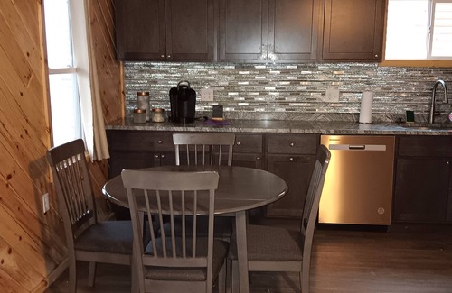 Ashtabula Cabin | 3-bedroom cabin on Lake Erie, second floor balcony and great views of Lale Erie.