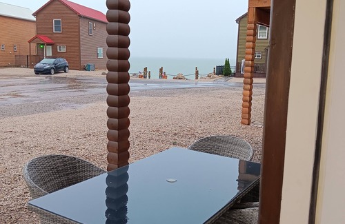 Ashtabula Cabin | 3-bedroom cabin on Lake Erie, second floor balcony and great views of Lale Erie.