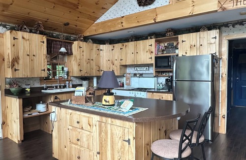 Stark Cabin | 3 Bedroom cabin on South Pond in Stark NH