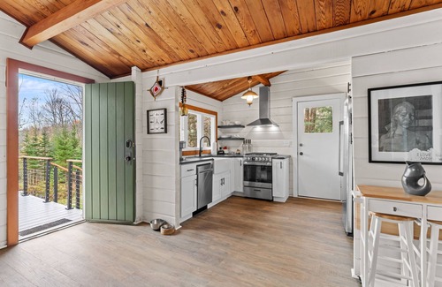 Enosburg Falls Cabin | 3-bedroom cabin just 27 minutes from Jay Peak Ski Resort