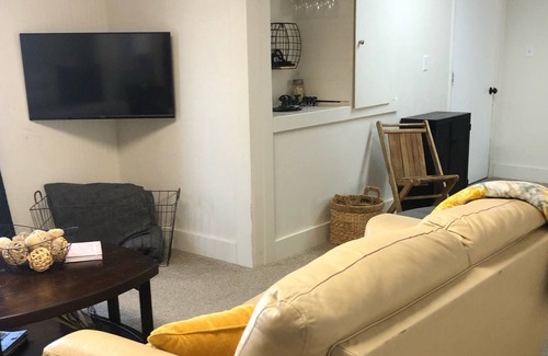 Fairfield Apartment | 3 Bedroom Central Avenue Apartment