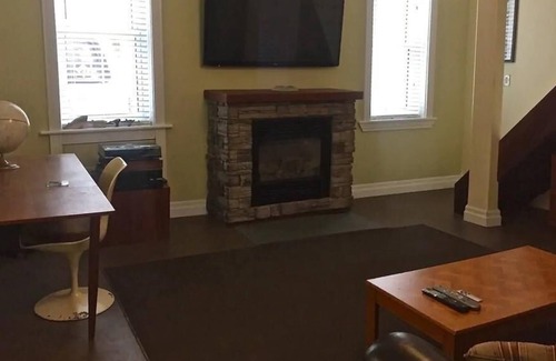 Kincardine House | 3 Bedroom Close to All Amenities