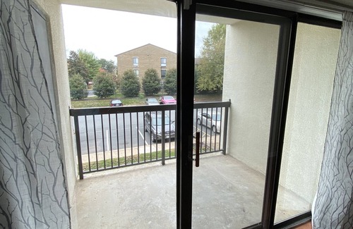 Herndon Condo | 3 Bedroom Condo near IAD and close walk to downtown Herndon!